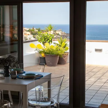 La Terrazza Su Porto Ulisse * Catane